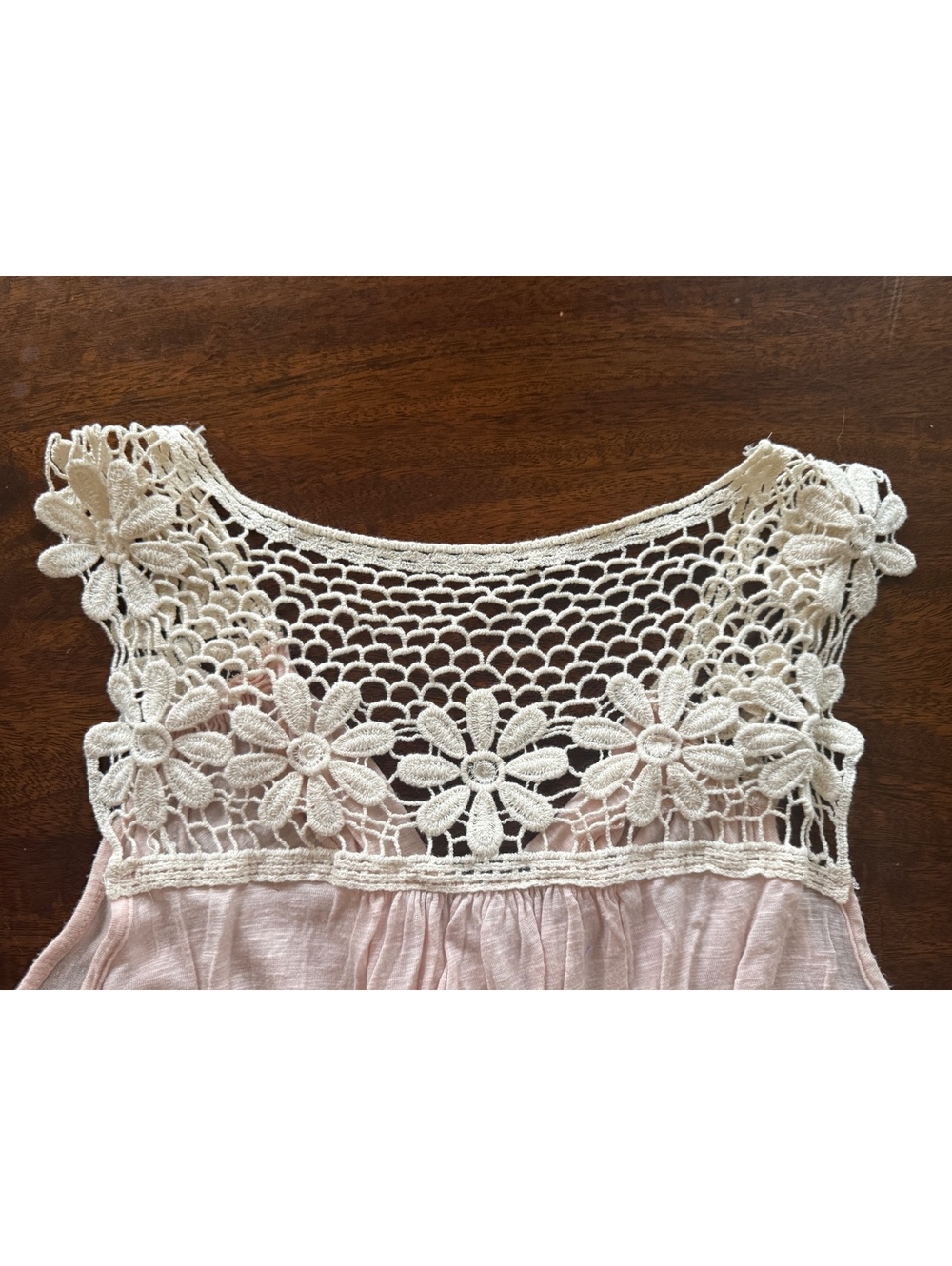 Forever 21 Pink Sleeveless Top with Crochet Floral Detail, Size M - Picture 6 of 7